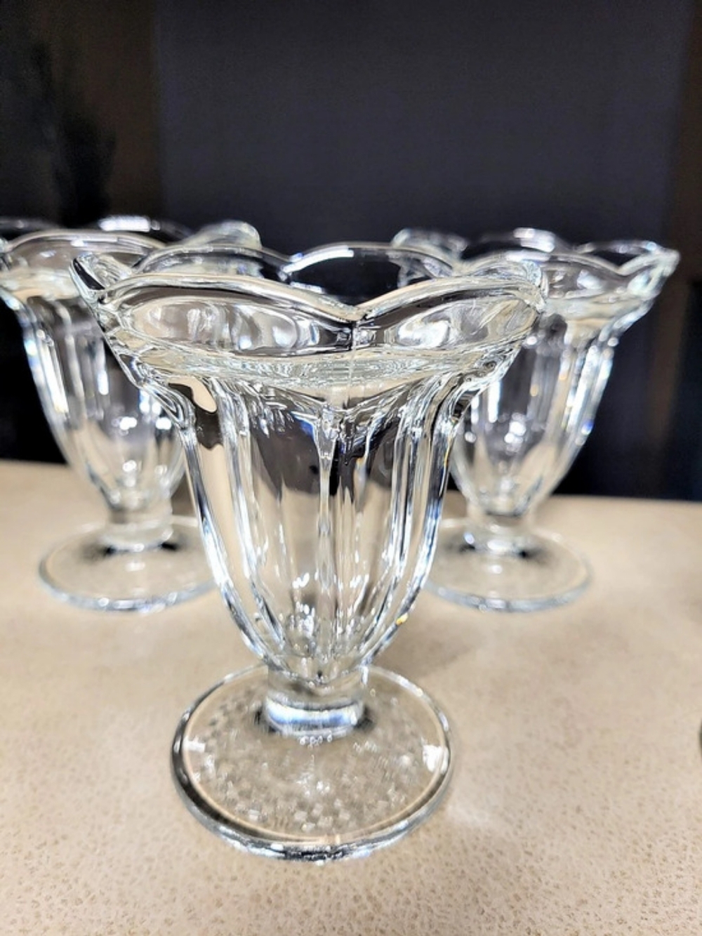Set of 6 Vintage Clear Glass 4 oz Tulip Ice Cream Sundae / Dessert Dishes